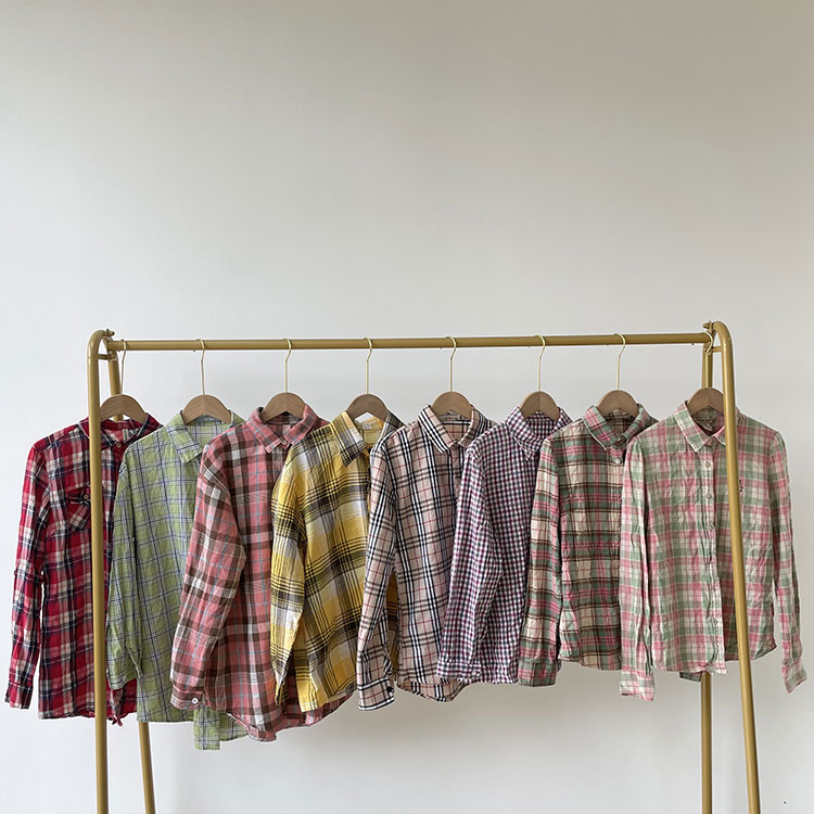 เสื้อเชิ้ตแขนยาวลายสก็อตสตรีมือสอง